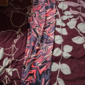 Under Armour Women's Swirl Pattern Leggings Size XL - Pink and Black